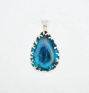 Pendentif Luskelwyn Shattuckite